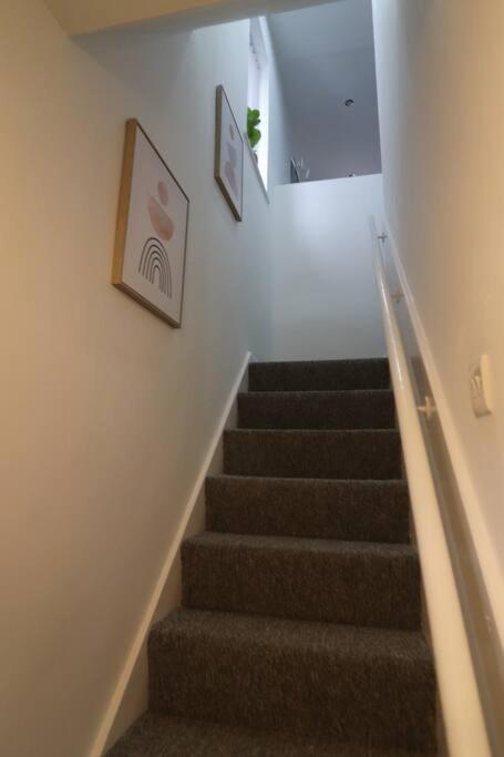Cosy Two Bedroom First Floor Apartment Birmingham Exterior photo