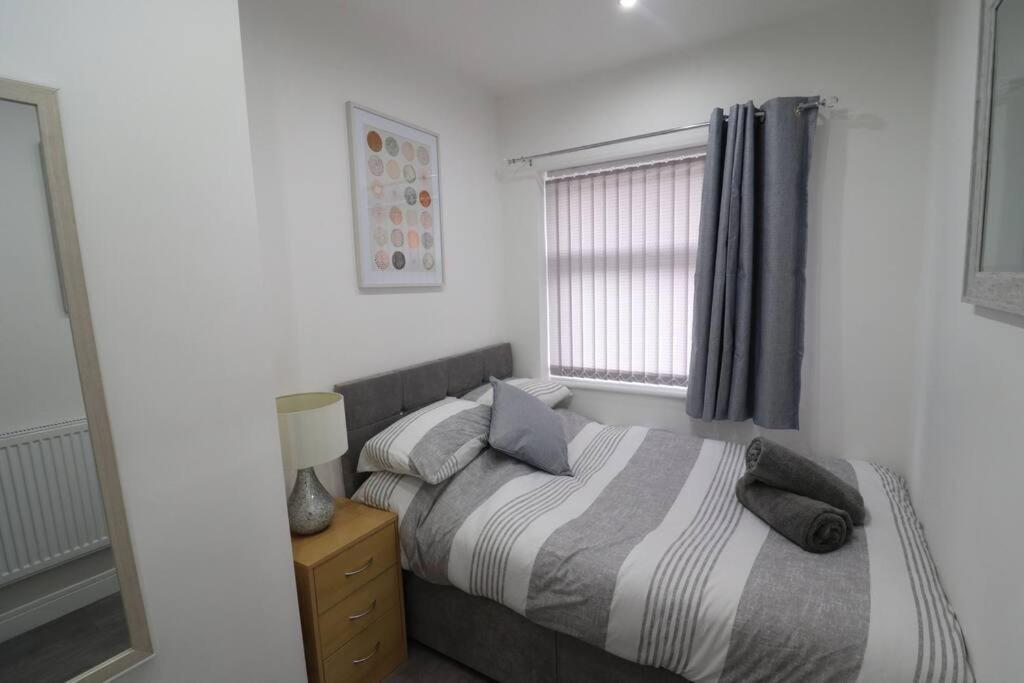 Cosy Two Bedroom First Floor Apartment Birmingham Exterior photo